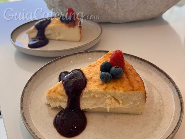 Chessecake y mermelada de frutos rojos | Chef privado en Fuengirola